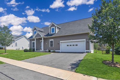 14 Chapman Chase, Windsor Locks, CT 06096 exterior