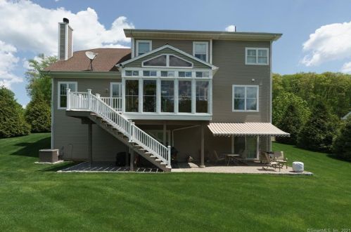 10 Plymouth Ln, Waterbury, CT 06762 exterior