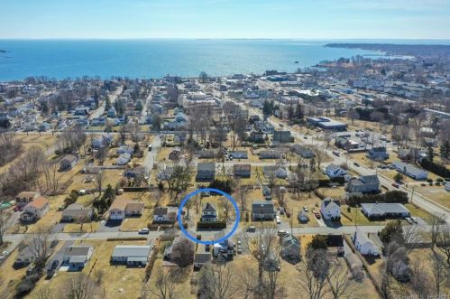 15 Luce Ave, Niantic, CT 06357 exterior