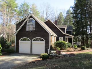 2 Hemlock Ct, Newfields, NH 03856 exterior