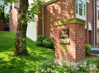 4 Pine Brook Ln, Tokeneke, CT 06820 exterior