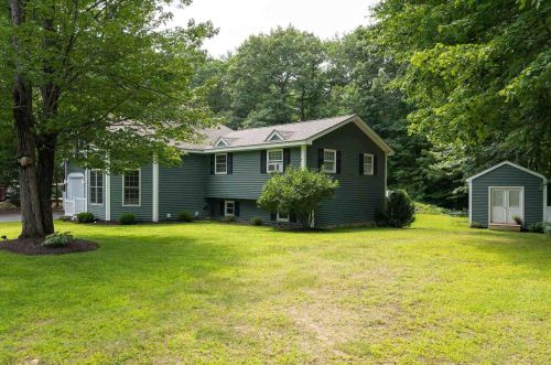 78 Woodvale Dr, Laconia, NH 03246 exterior