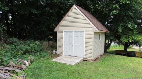 284 Laurel Hill Rd, Torrington, CT 06790 exterior