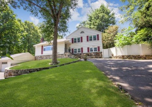 131 Compo Rd, Westport, CT 06880 exterior