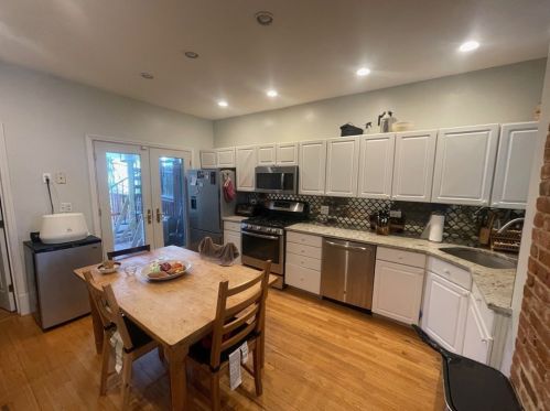 121 G St, Roxbury-Xing, MA 02127 exterior