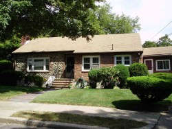 19 Cappy Cir, Newton, MA 02465 exterior