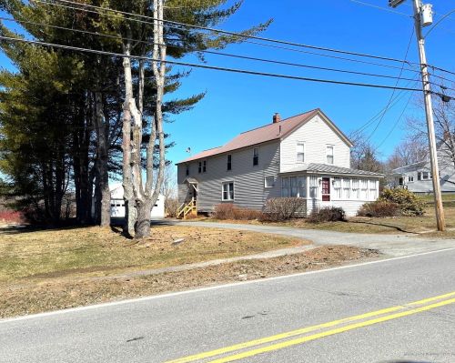 359 Main St, Pittsfield, ME 04967 exterior