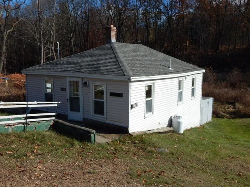 33 Wilder St, Athol, MA 01331 exterior