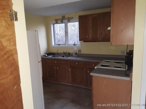 5 Cooper Ridge Rd, Belfast, ME 04915 exterior