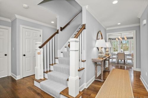 16 High View Ter, New Canaan, CT 06840 exterior