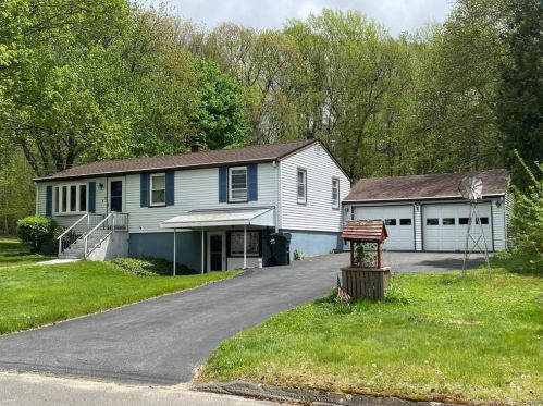 8 Karyl Ln, Waterbury, CT 06712 exterior