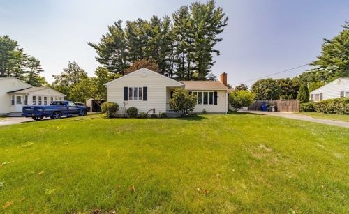 40 Bulat Dr, Springfield, MA 01129 exterior