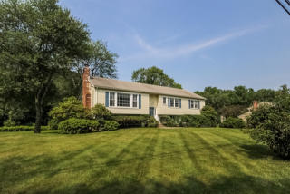 7 Vineyard Ln, Westport, CT 06880 exterior