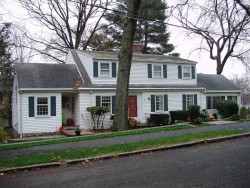 7 White Pine Rd, Newton, MA 02464 exterior