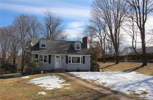 493 Highland Ave, Middletown, CT 06457 exterior
