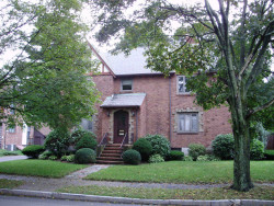 832 Chestnut St, Newton, MA 02468 exterior