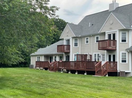 1302 Brookhaven Ln, Woonsocket, RI 02895 exterior