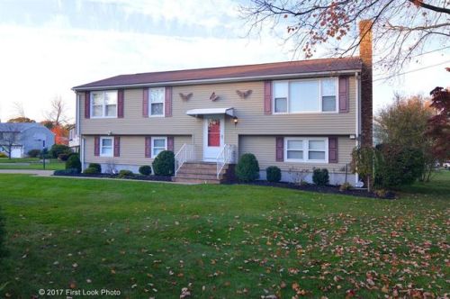 27 Salina Ave, Johnston, RI 02919 exterior