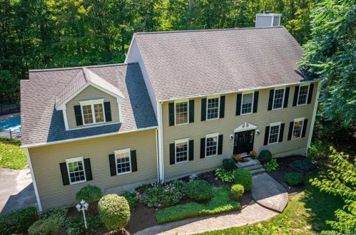 52 Lookout Dr, Sandy-Hook, CT 06482 exterior