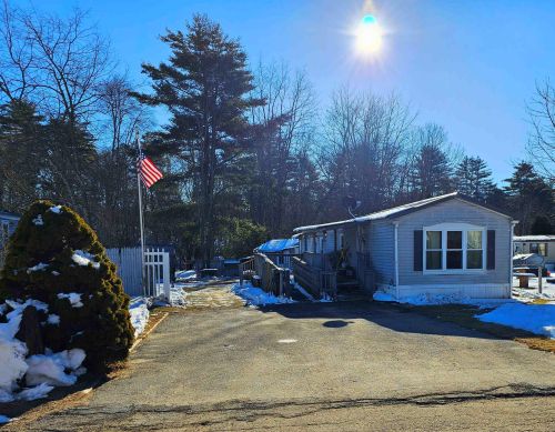 6 D St, Epsom, NH 03234 exterior