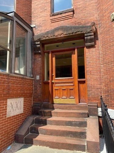 21 Symphony Rd, Roxbury-Xing, MA 02115 exterior