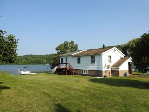 73 Steele Rd, Goshen, VT 05733 exterior
