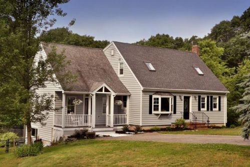 52 Longfellow Dr, Plum Island, MA 01950 exterior