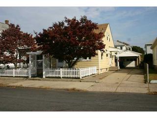 399 Grand Ave, Pawtucket, RI 02861 exterior