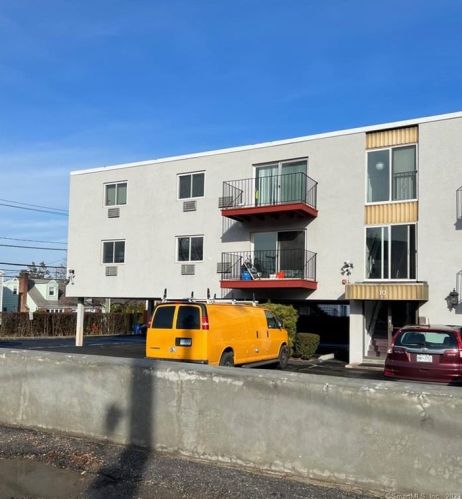 10 Tuttle St, Stamford, CT 06902 exterior