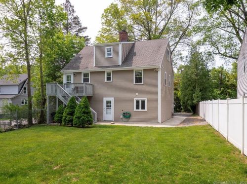 7 Pepper Ridge Rd, Stamford, CT 06905 exterior