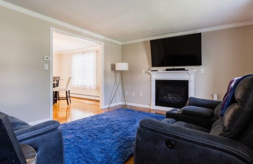 8 Higgins St, Shrewsbury, MA 01545 exterior