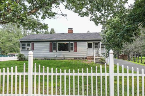 821 Portland St, Rochester, NH 03868 exterior