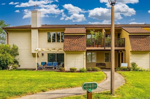 23 Little Oak Ln, Rocky Hill, CT 06067 exterior