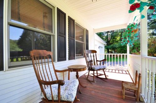 19 Sean Meadow Dr, Morris, CT 06758 exterior