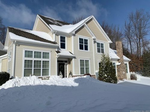 12 Winding Trl, Waterbury, CT 06701 exterior