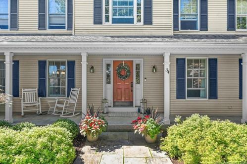 34 Barnview Ter, Brookfield Center, CT 06804 exterior