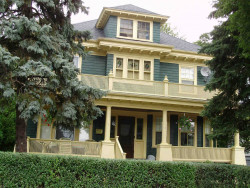 2043 Commonwealth Ave, Newton, MA 02459 exterior