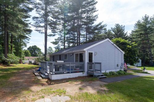 15 Delaware Rd, Nashua, NH 03062 exterior