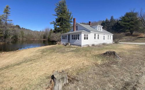 706 Reservoir Dr, Weare, NH 03281 exterior