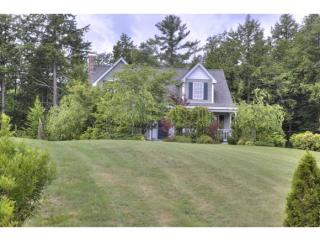 32 Lilac Ln, Sandown, NH 03873 exterior