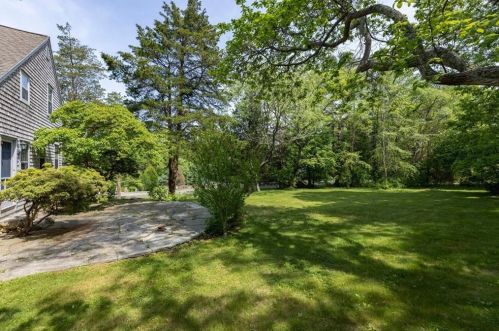 5 Verdi Rd, Westerly, RI 02891 exterior