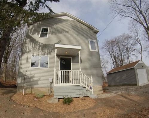 213 2Nd Ave, Warwick, RI 02888 exterior