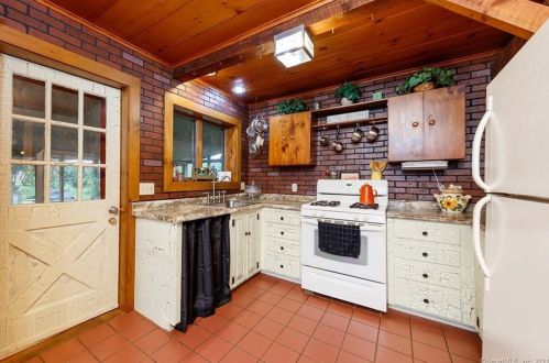 301 Putnam Pike, Killingly, CT 06241 exterior