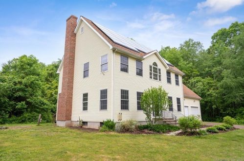 17 Midwood Farm Rd, East-Hampton, CT 06424 exterior