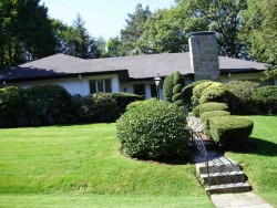100 Littlefield Rd, Newton, MA 02459 exterior