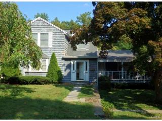 28 Woodlawn Ave, Norwalk, CT 06854 exterior