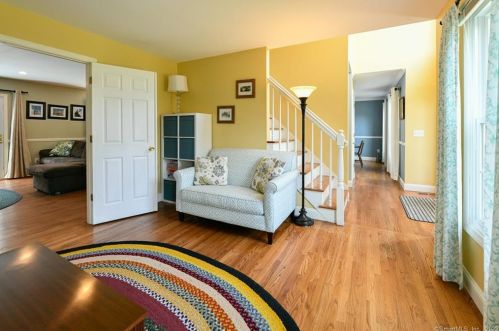 14 Cornelia Dr, Wallingford, CT 06492 exterior