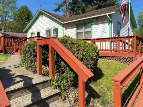 88 Meetinghouse Rd, Hinsdale, NH 03451 exterior