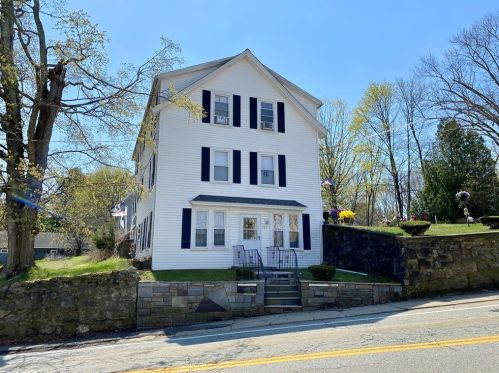 158 School St, Lincoln, RI 02802 exterior