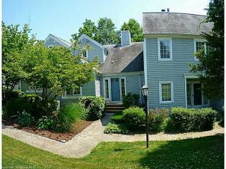 106 Hickory Woods Ln, Stratford, CT 06614 exterior